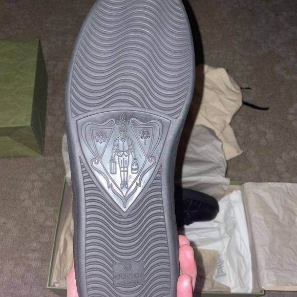 Gucci Men's Black and Red Trainers - Picture 2 of 4